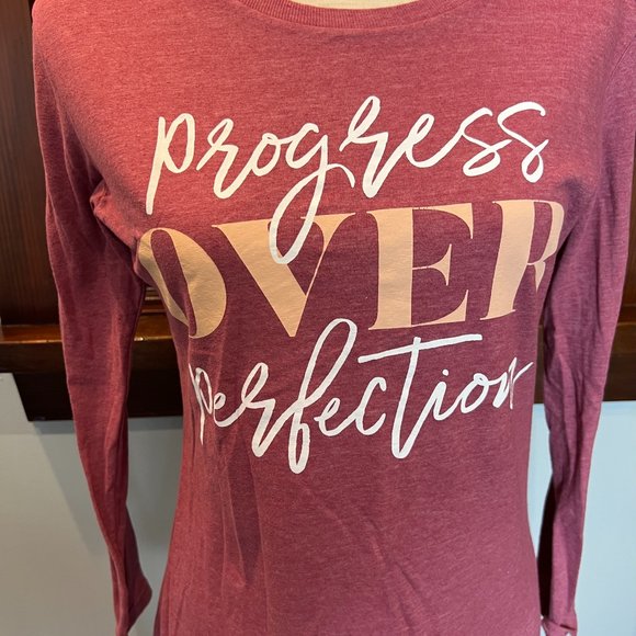 Progress Over Perfection long sleeve pullover tshirt Size Small EUC - Picture 3 of 5